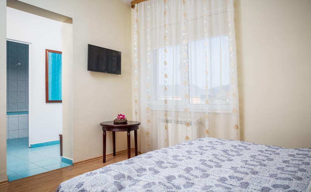 Pensiunea Boema Piatra Neamţ Exteriér fotografie
